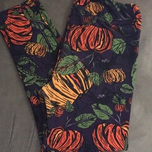 Lularoe TC pumpkin patch leggings